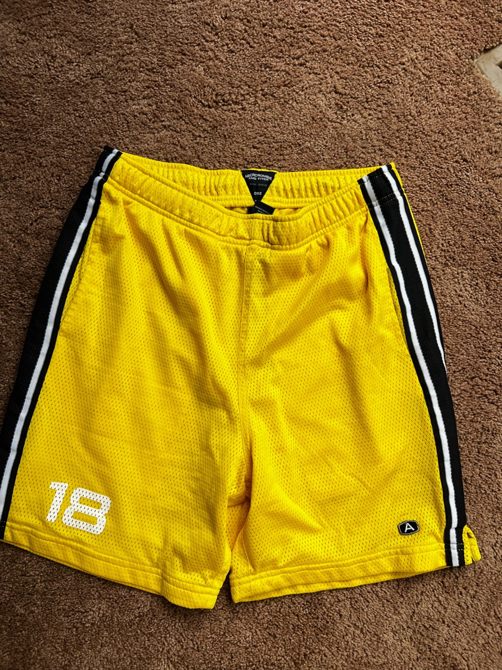 Vintage Abercrombie & Fitch Yellow Gym Basketball Shorts Mens small Y2K A&F